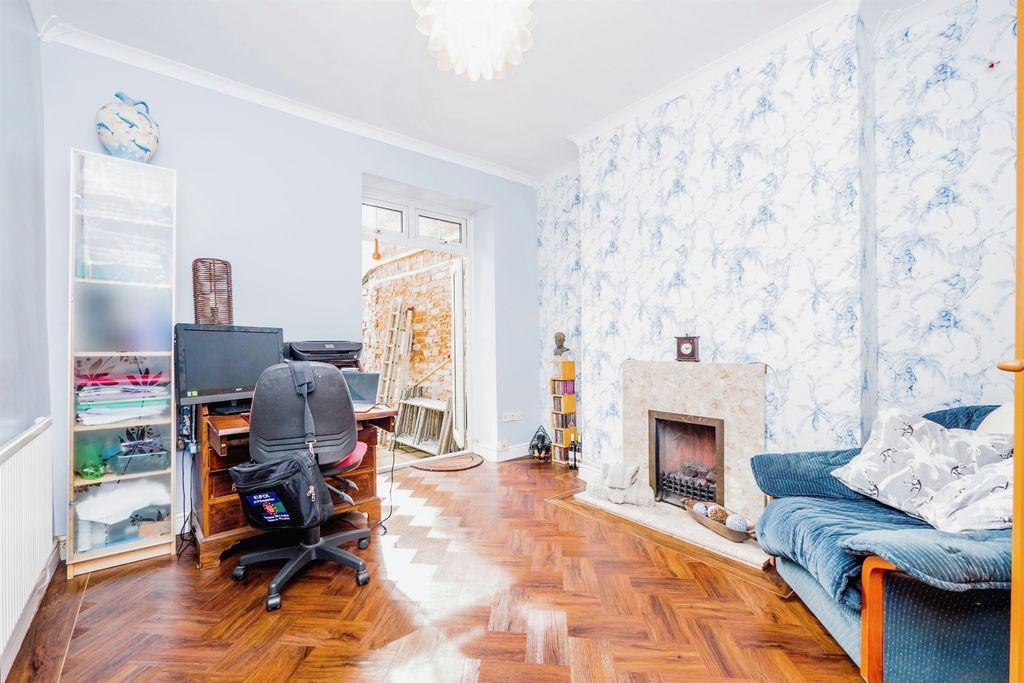 Property photo 3 of 16