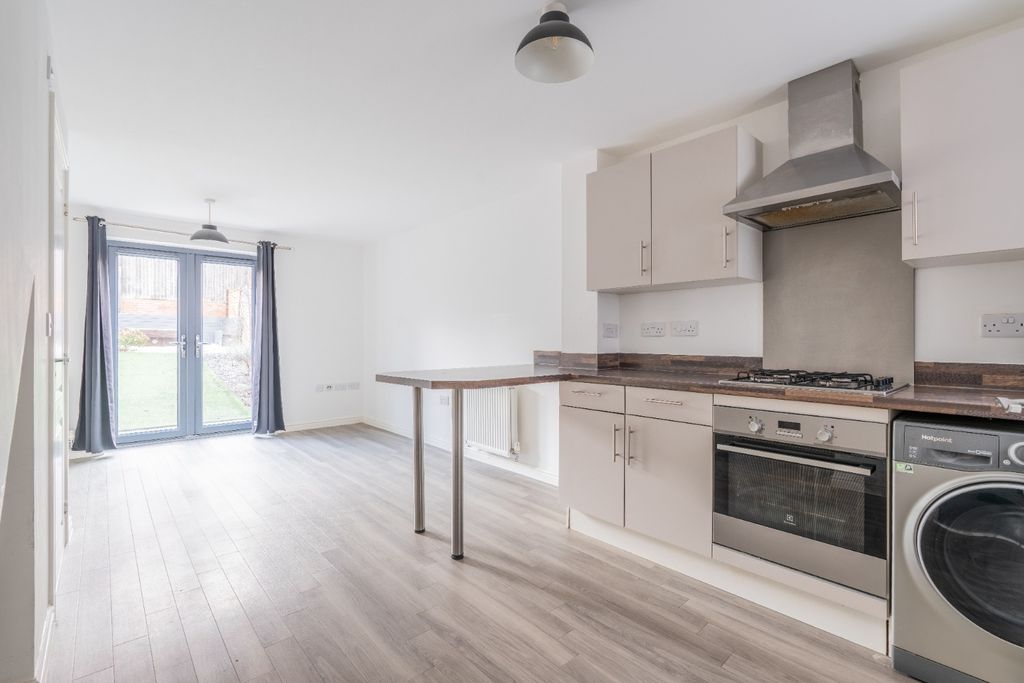 Property photo 2 of 22 4824702