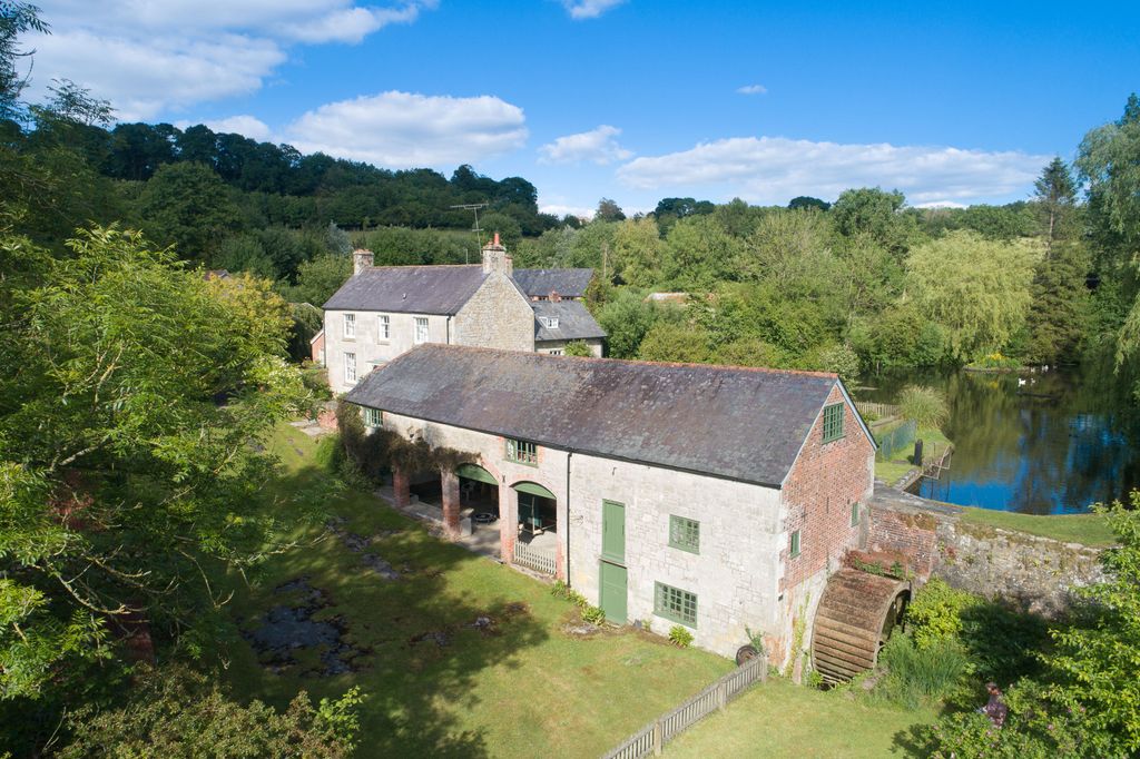 Property photo 2 of 20 Elevated View