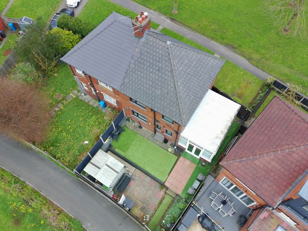 Property photo 2 of 33