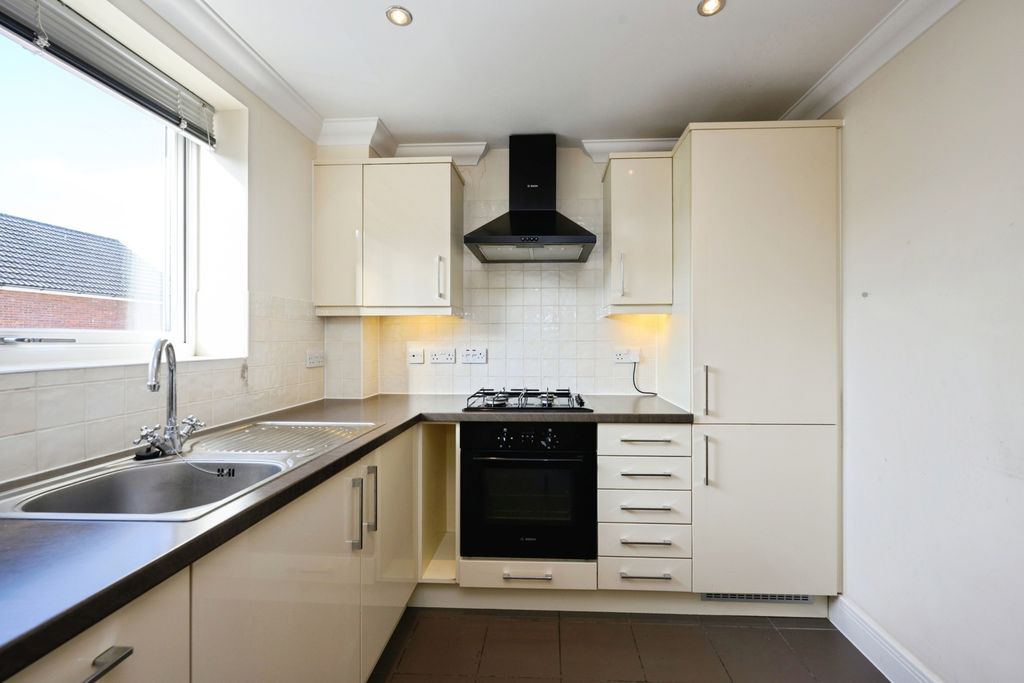 Property photo 3 of 11 Pbox-Img.Jpg