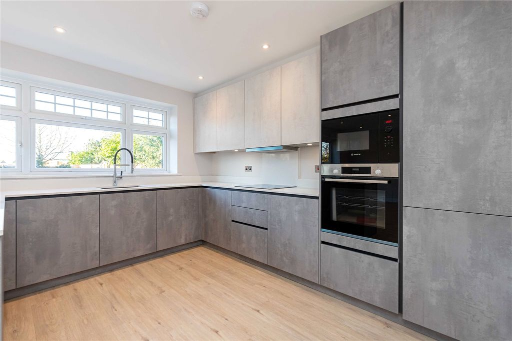 Property photo 1 of 12 Picture No. 13