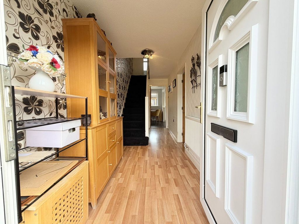Property photo 2 of 29