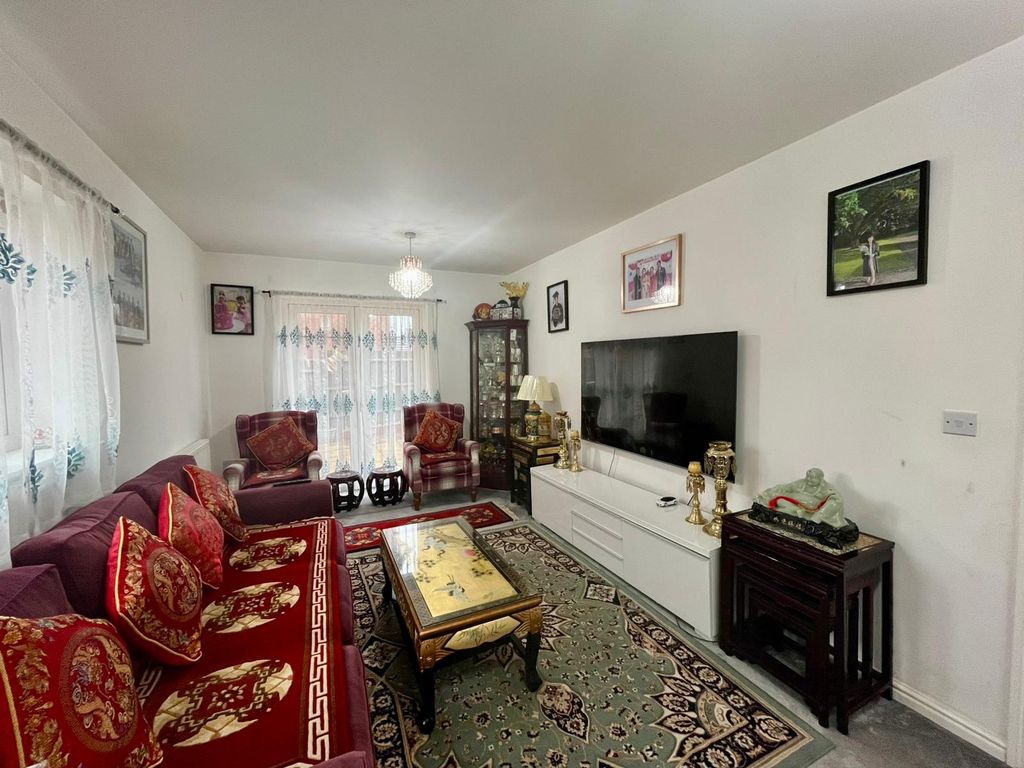 Property photo 3 of 12