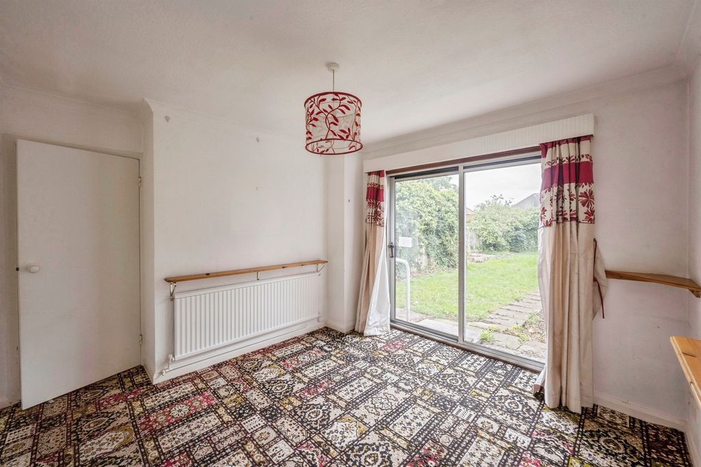 Property photo 3 of 12