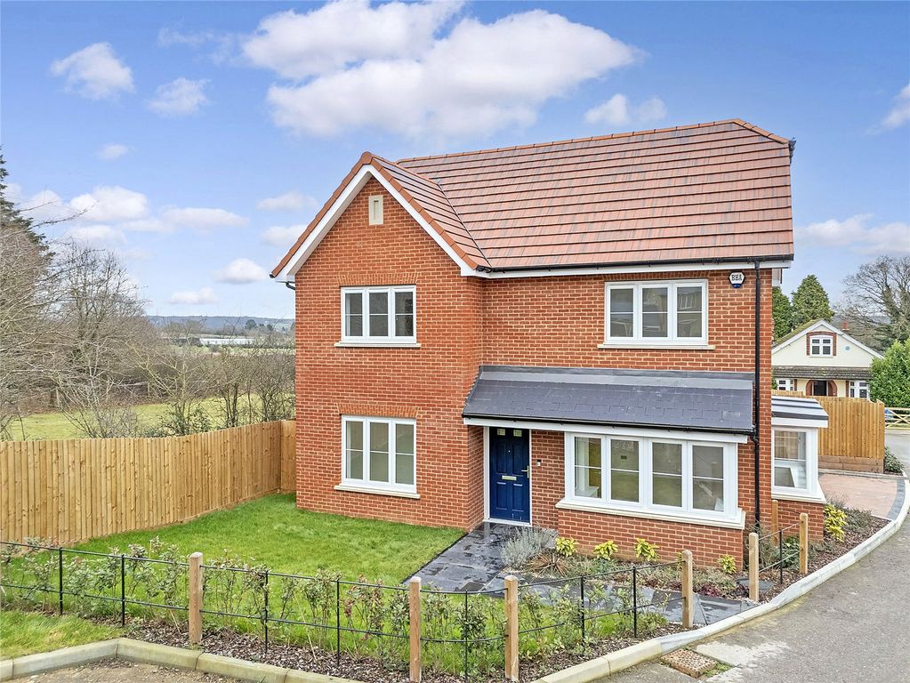 Property photo 1 of 17 Larcombe Mews