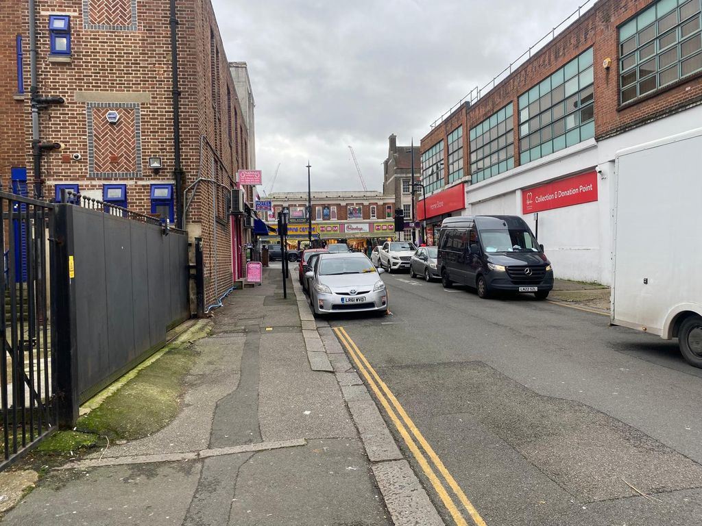 Property photo 1 of 9