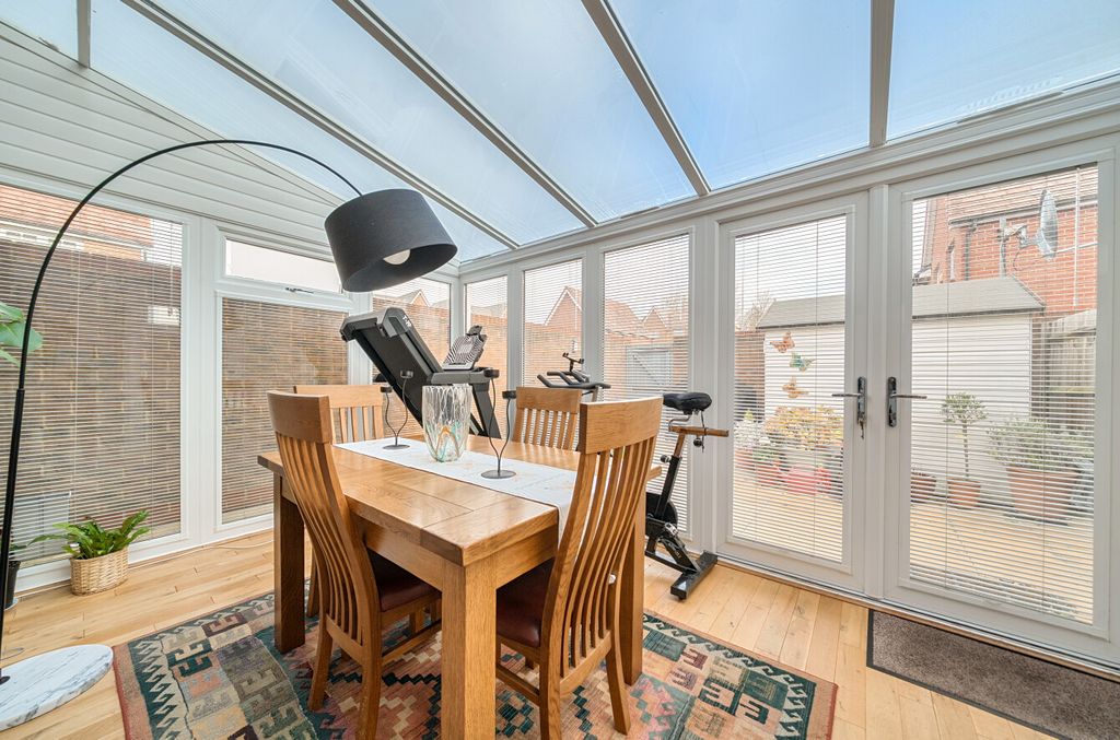 Property photo 2 of 17 1376950-12-6915B4...