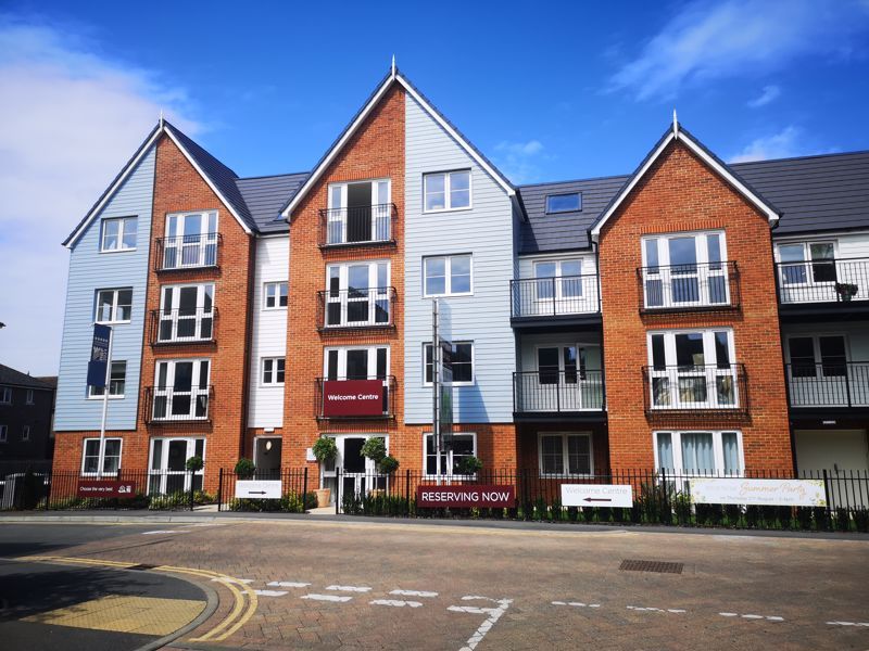 Property photo 1 of 17 Photo 8