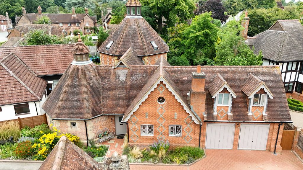 Property photo 2 of 43