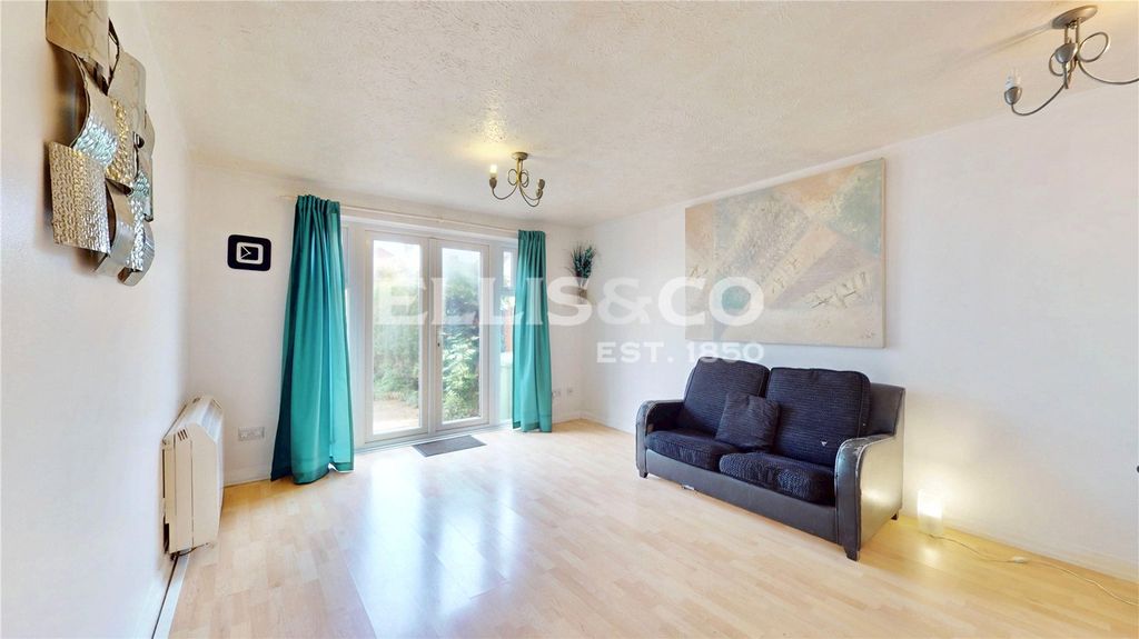 Property photo 3 of 22 Picture No. 18