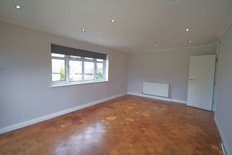 Property photo 3 of 12 Photo 11