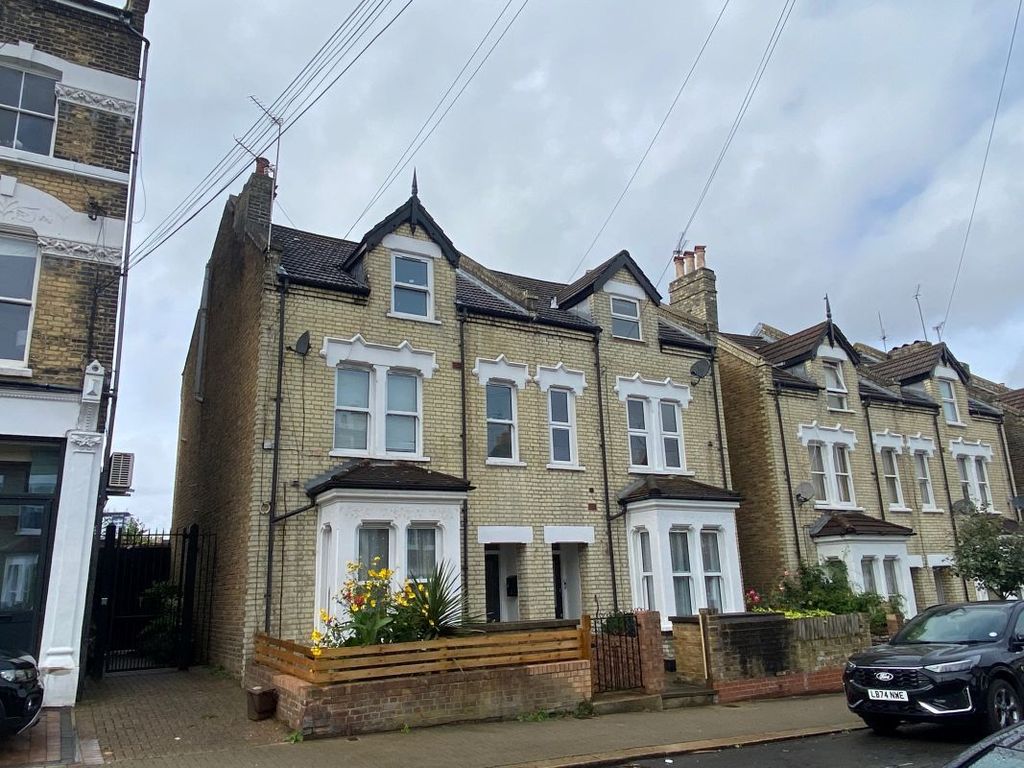 Property photo 2 of 12