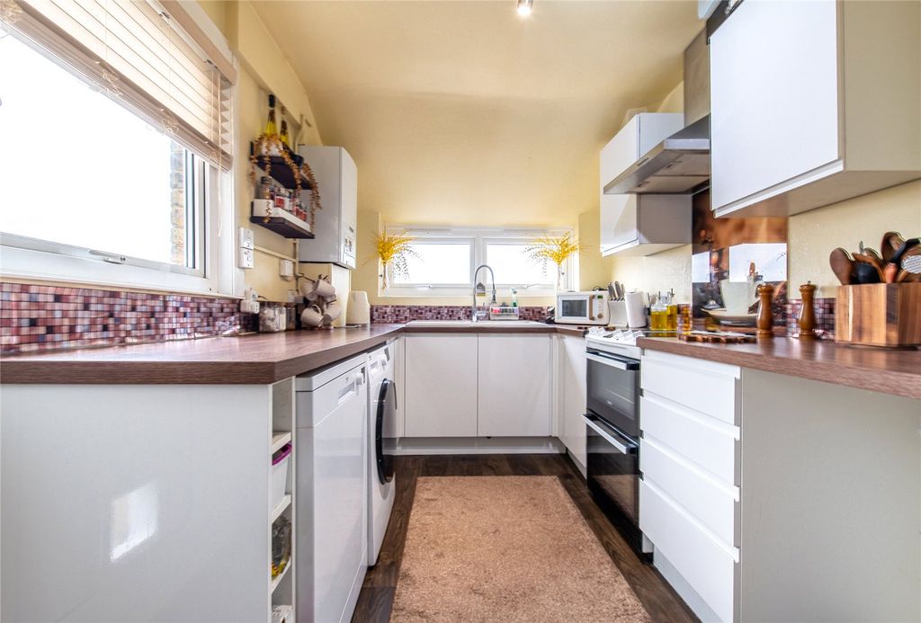 Property photo 3 of 28 Picture 3