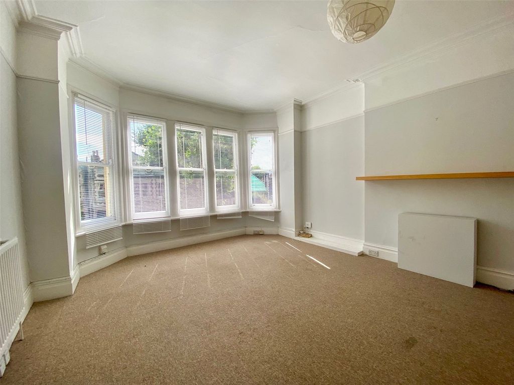 Property photo 2 of 10 Picture No. 05