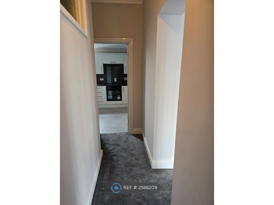 Property photo 3 of 12 Hallway