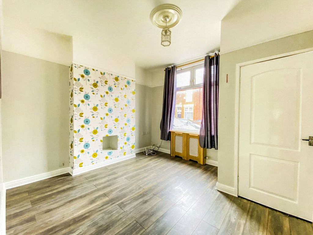 Property photo 3 of 13 Picture 3