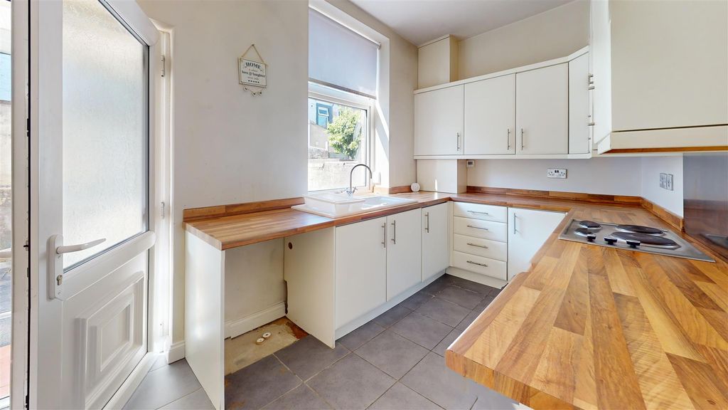 Property photo 3 of 12 Bennett-Street-Kitchen.Jpg