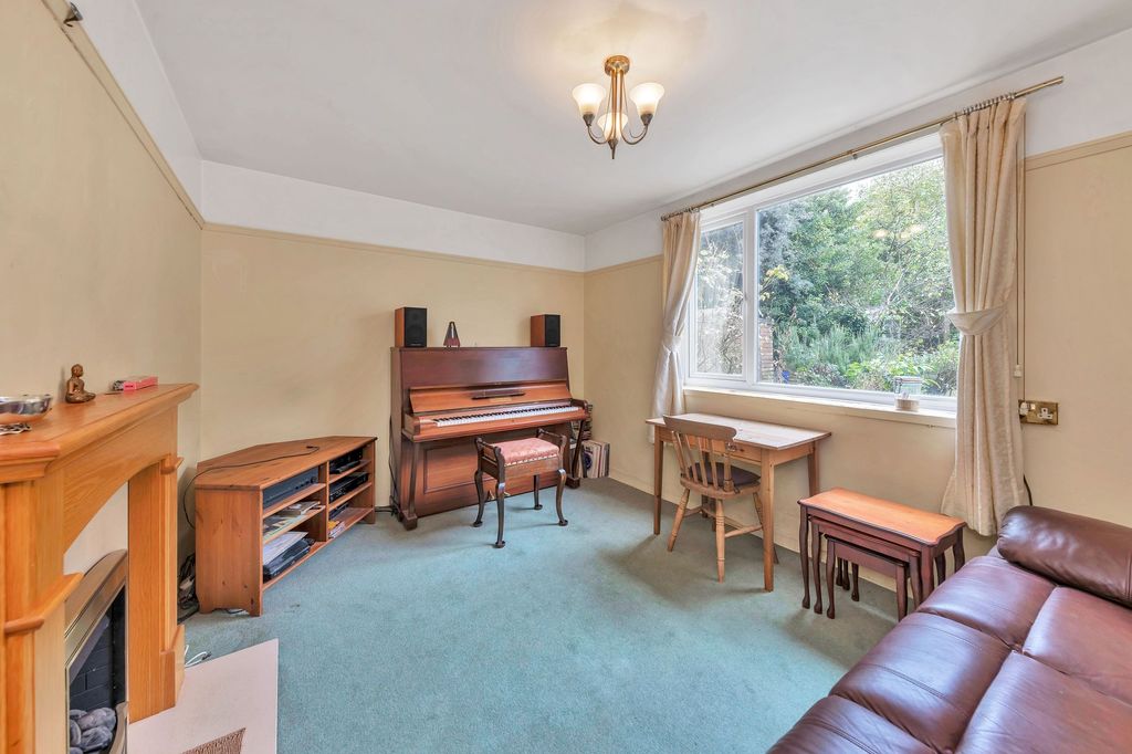 Property photo 2 of 23