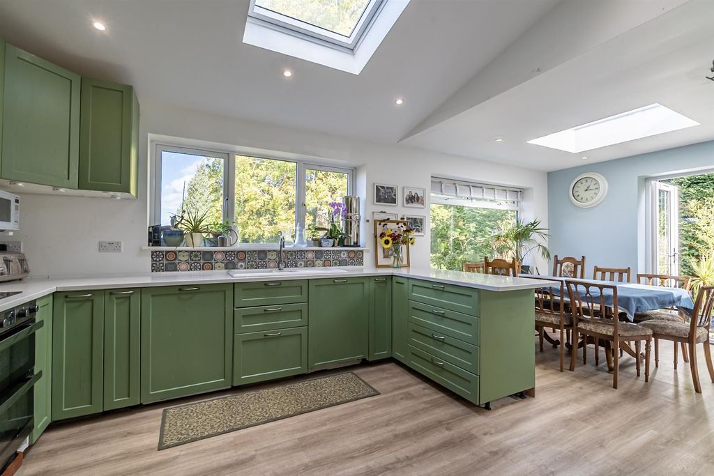 Property photo 3 of 32 Kitchen Diner