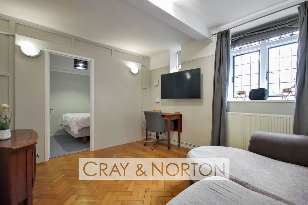 Property photo 3 of 5 Photo 4