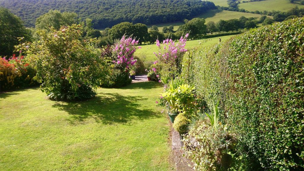 Property photo 2 of 18 Picture No. 02