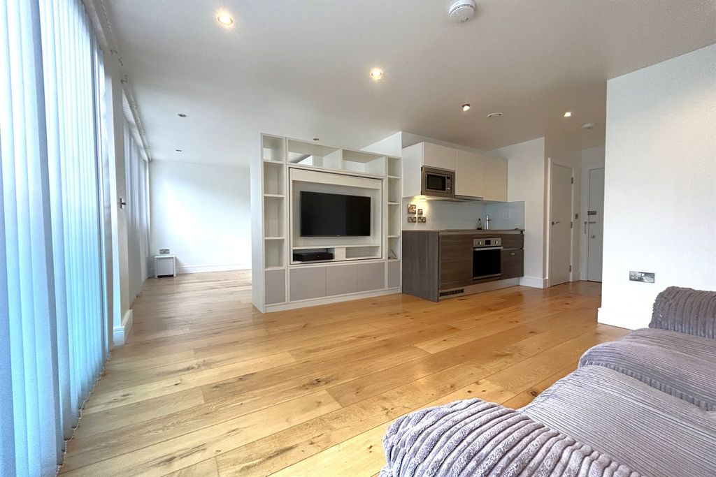 Property photo 1 of 5 (Main)