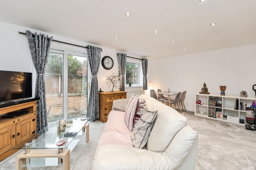 Property photo 2 of 15 Lounge/Dining Room