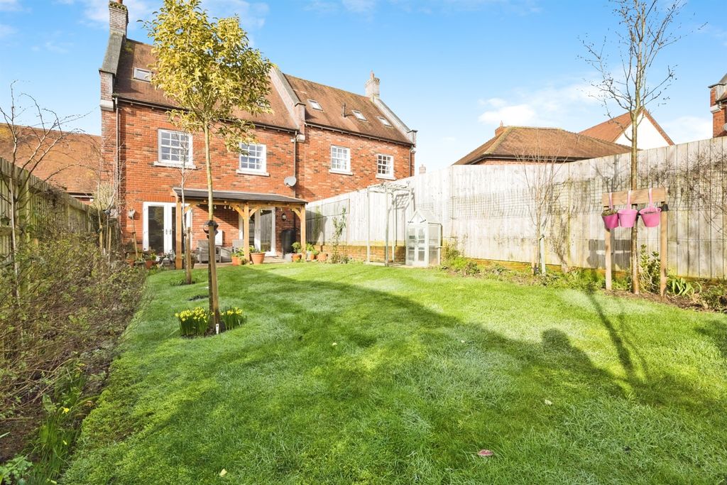 Property photo 2 of 16