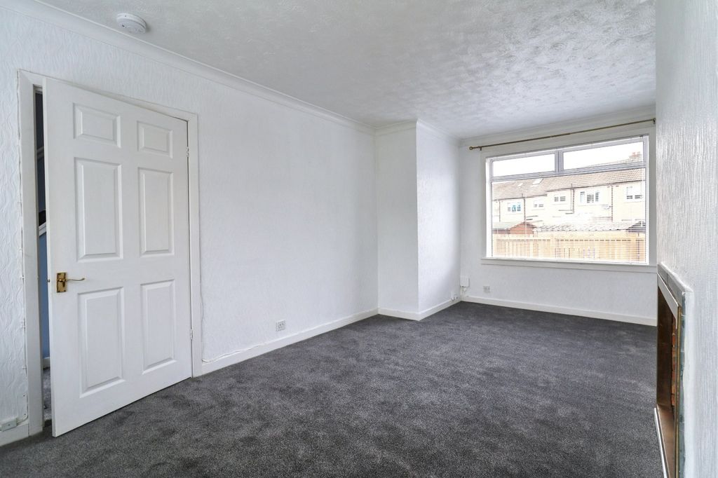 Property photo 3 of 21 Picture No. 30