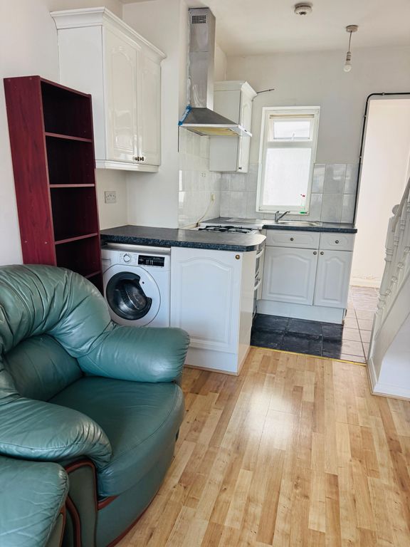 Property photo 3 of 8