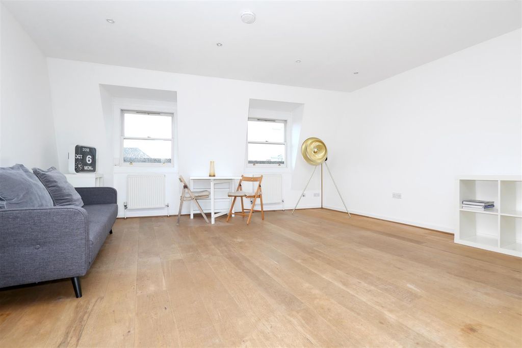 Property photo 3 of 8