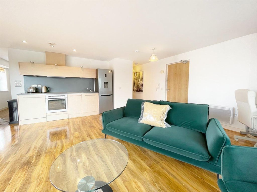 Property photo 3 of 8