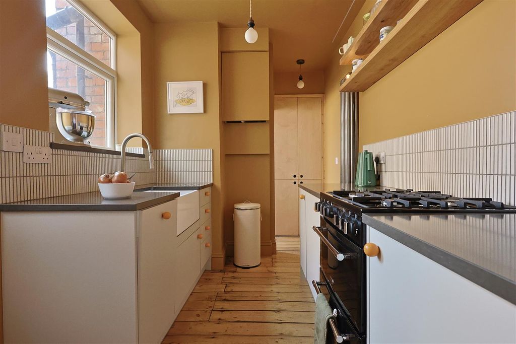 Property photo 3 of 28 573E9Fa9-F6A6-41D8-8738-C130E3Aae7F7_1_201_A.Jpeg