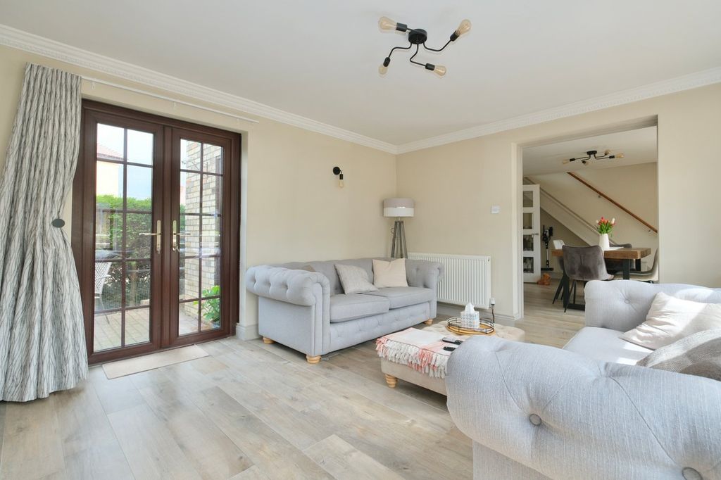 Property photo 3 of 16