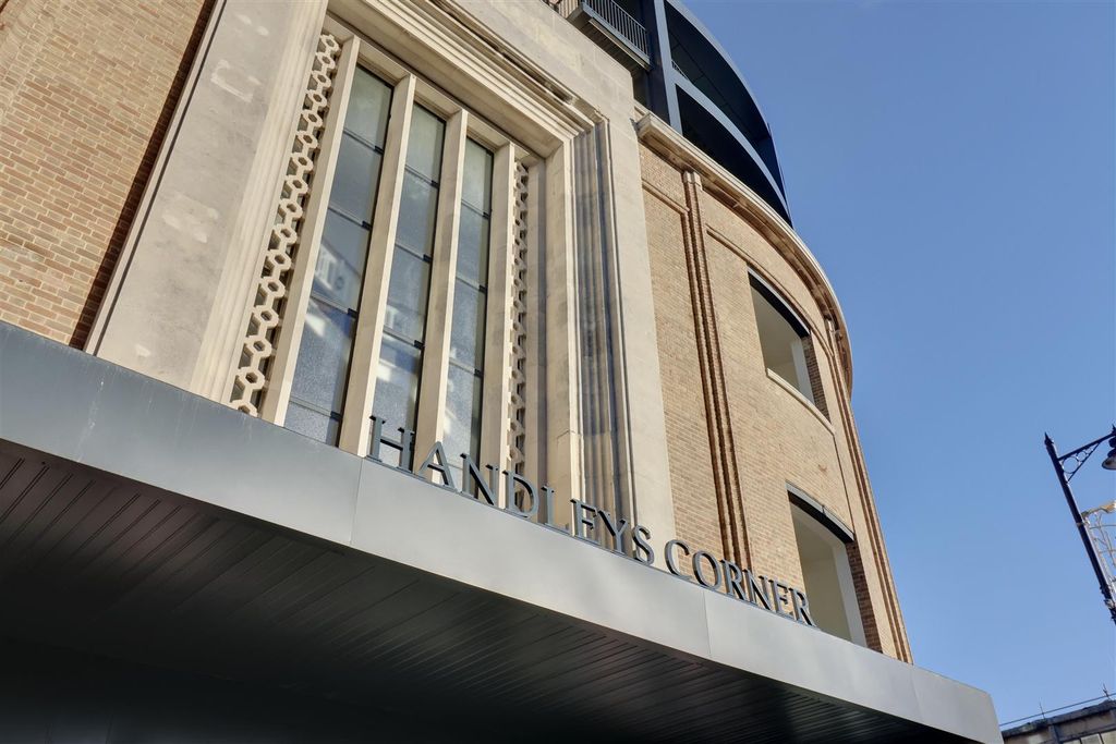 Property photo 1 of 21 9Cb70284-86Cf-47Ec-A875-50E951C81784_1_201_A.Jpeg