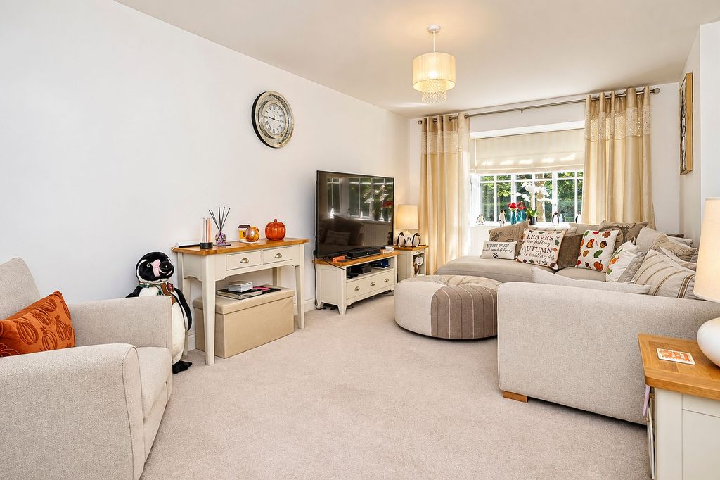 Property photo 2 of 50