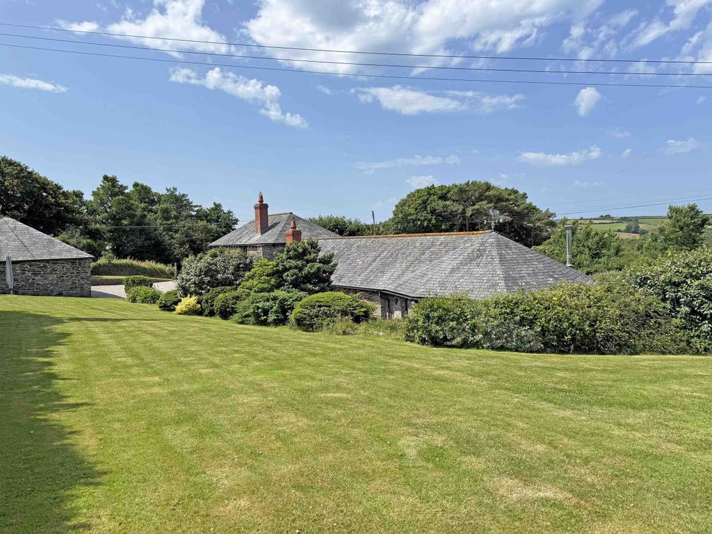 Property photo 3 of 27 Photo 3