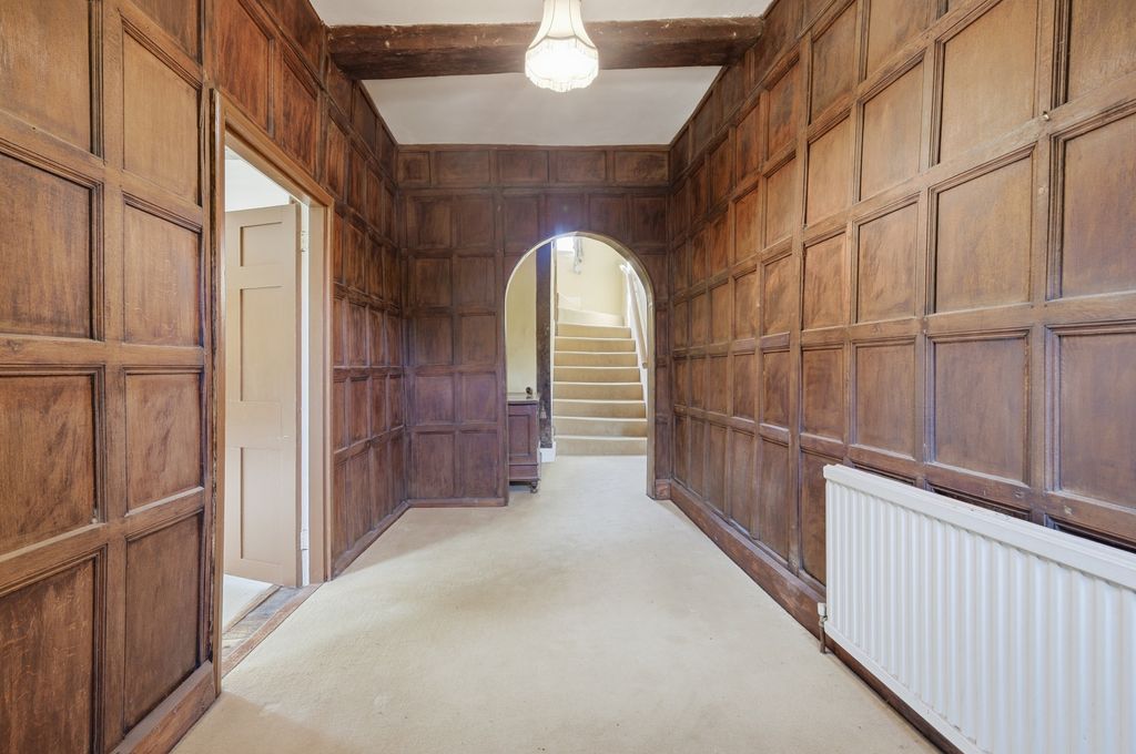 Property photo 3 of 29 Entrance Hallway
