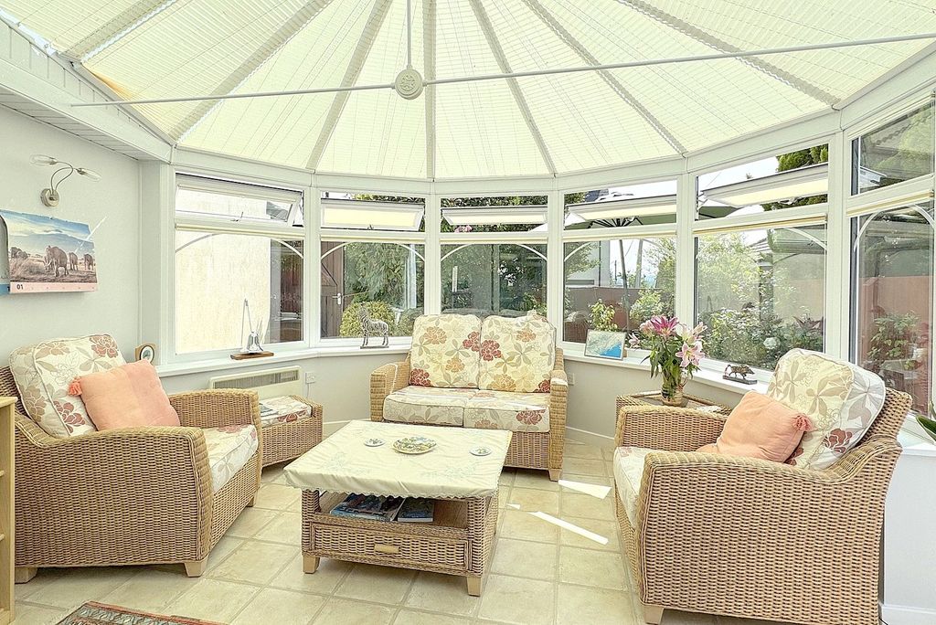 Property photo 3 of 19 Picture No. 21