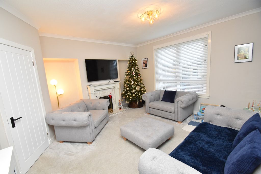 Property photo 2 of 17 4628003