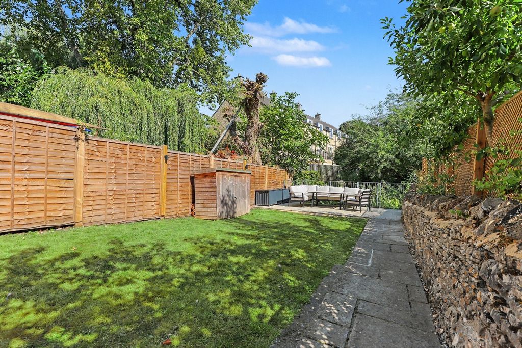 Property photo 3 of 21 336305