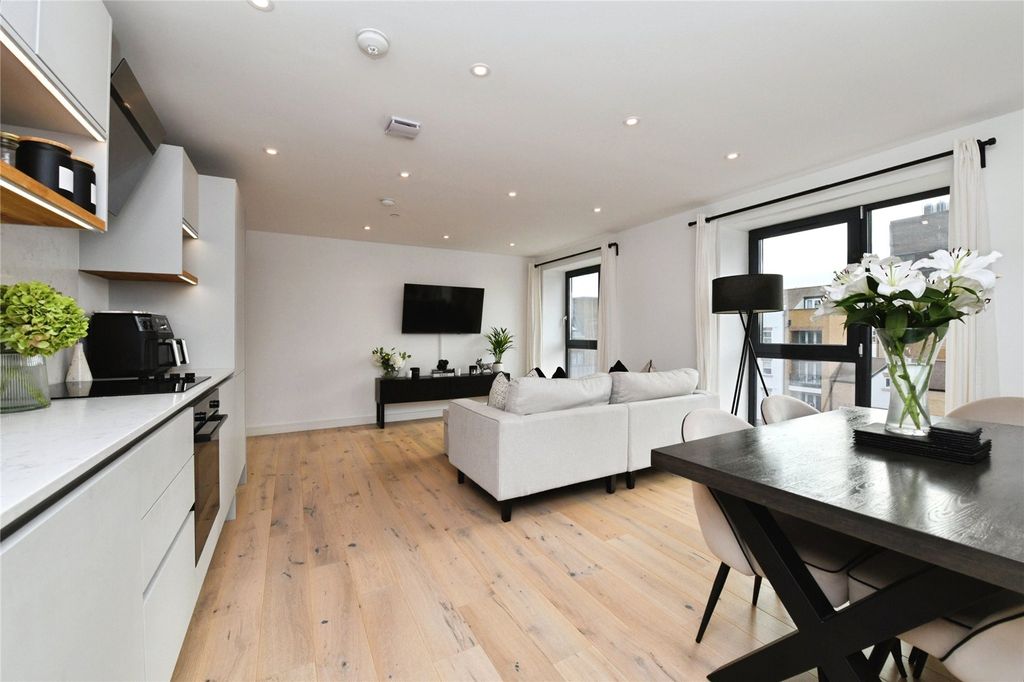 Property photo 2 of 21 Internal