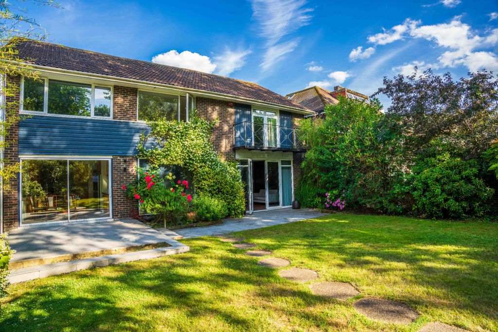 Property photo 1 of 86
