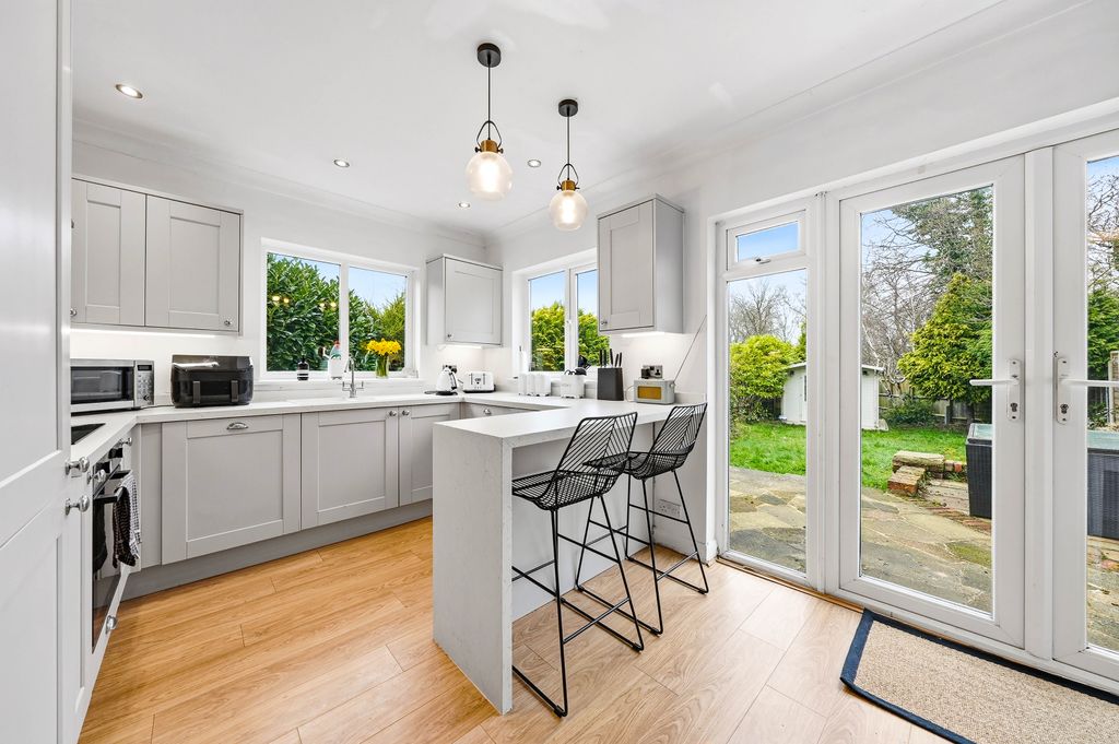 Property photo 1 of 32 17cc39E65d13E7Fd7ce751679163ba739638A337.Jpg