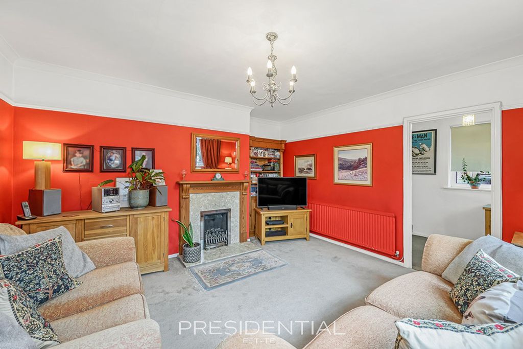 Property photo 2 of 29