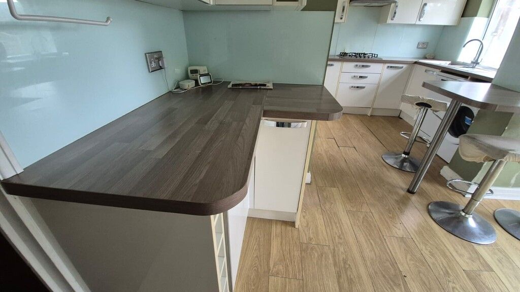 Property photo 2 of 12 Kit
