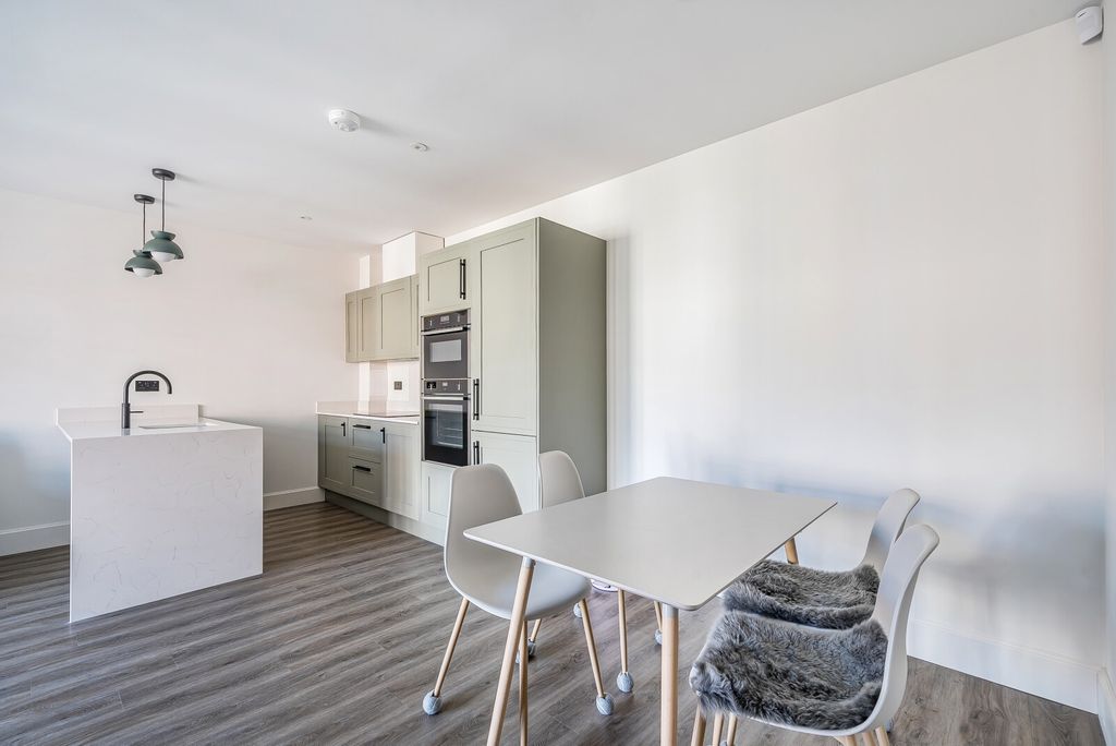 Property photo 3 of 11 1349805-5-68Bab61...