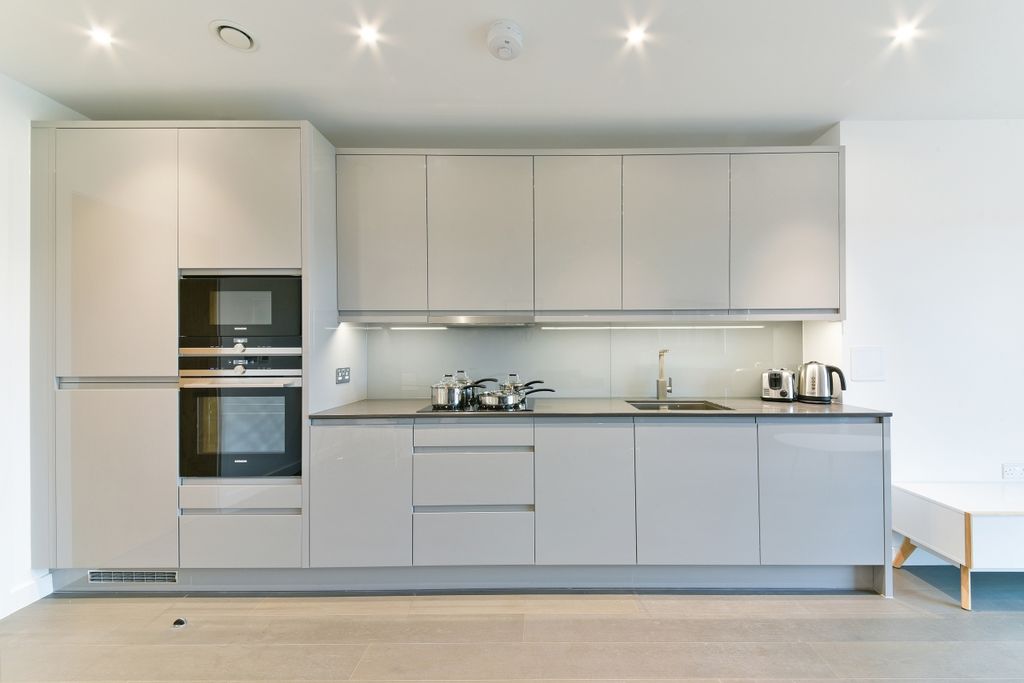 Property photo 2 of 8 Kitchen - Peacon Hou