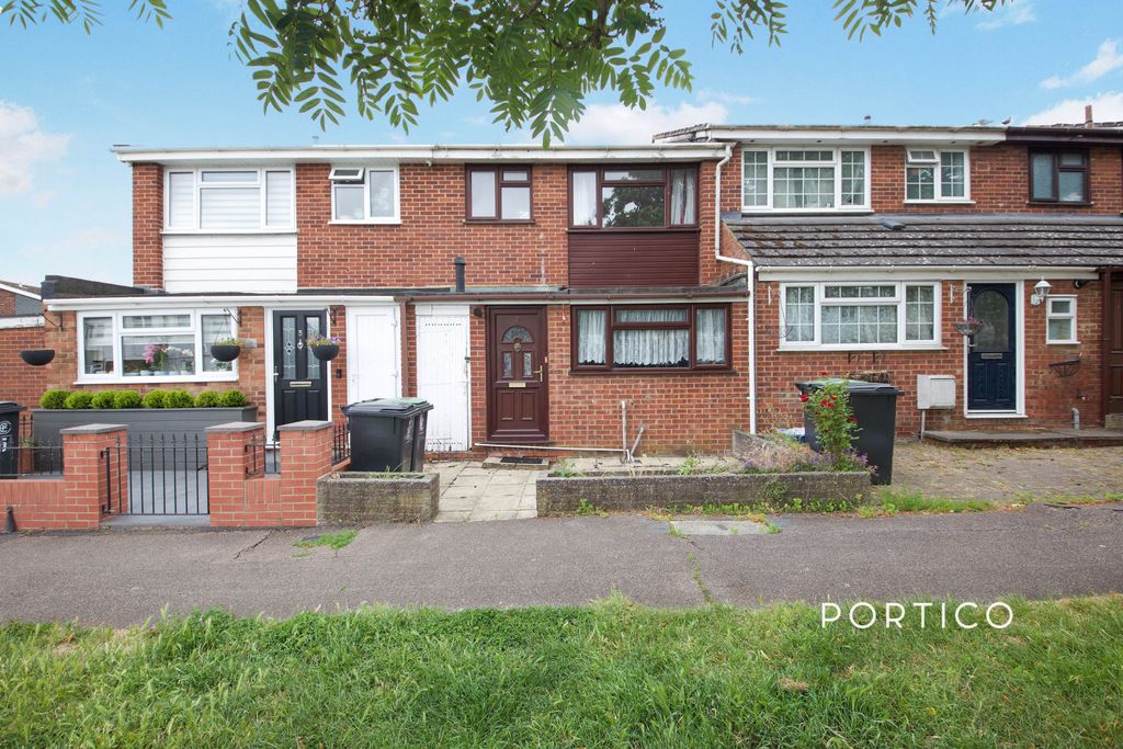 Property photo 1 of 10 Front